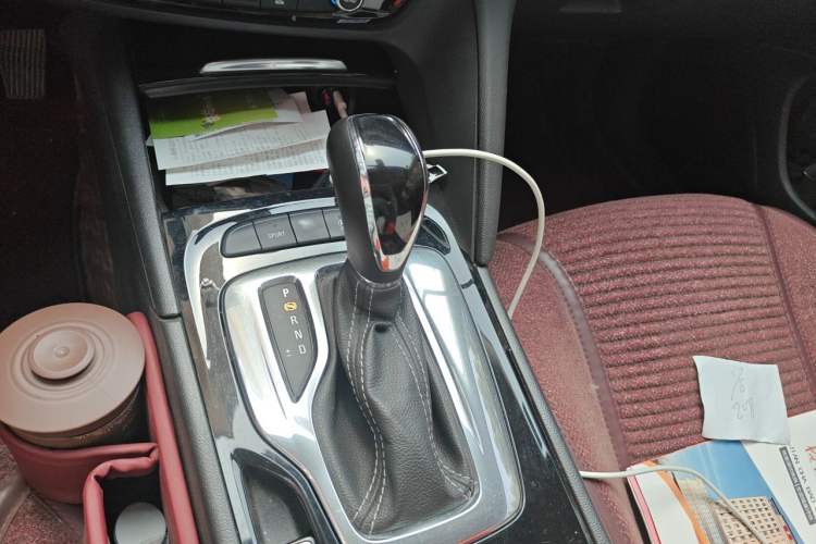 Used Buick Regal 2019 Revised 20T Luxury Version China VI Standard Gear Lever