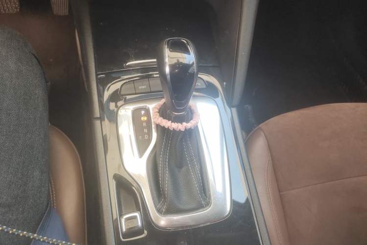 Used Buick Regal 2019 20T Luxury Model China VI Standard Gear Lever