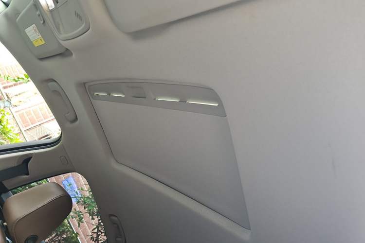 Used Buick Regal 2019 20T Elite Version China VI Standard Headliner