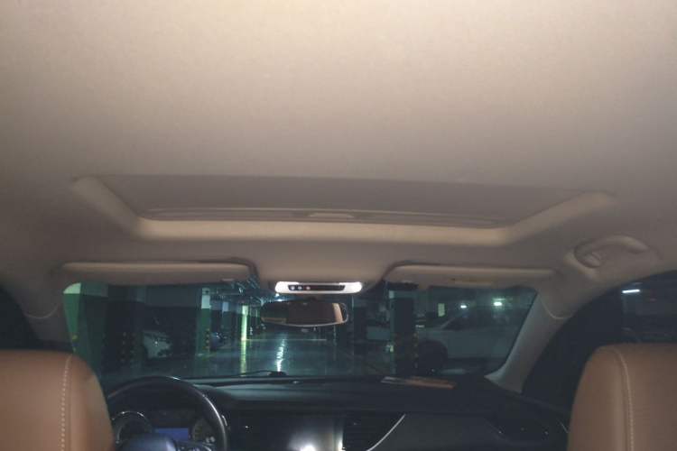 Used Buick Regal 2019 Revised 20T Luxury Version China VI Standard Headliner