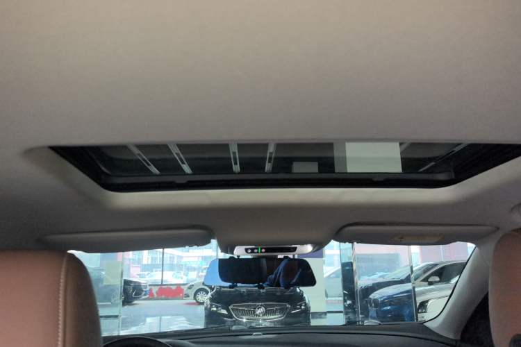 Used Buick Regal 2019 Revised 20T Luxury Version China VI Standard Headliner