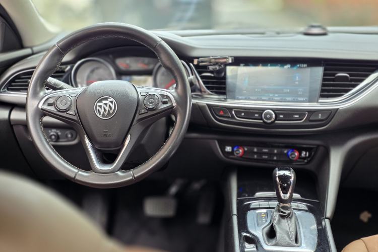 Used Buick Regal 2019 Revised 20T Luxury Version China VI Standard Interior 2