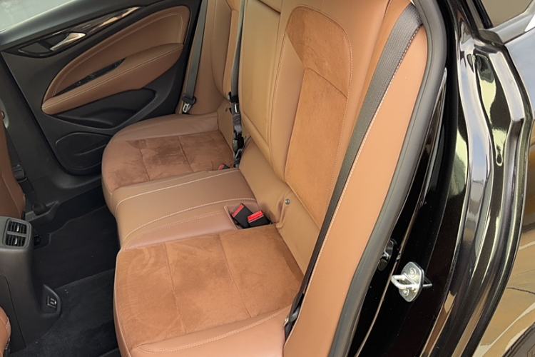 Used Buick Regal 2019 20T Elite Version China VI Standard Interior 4