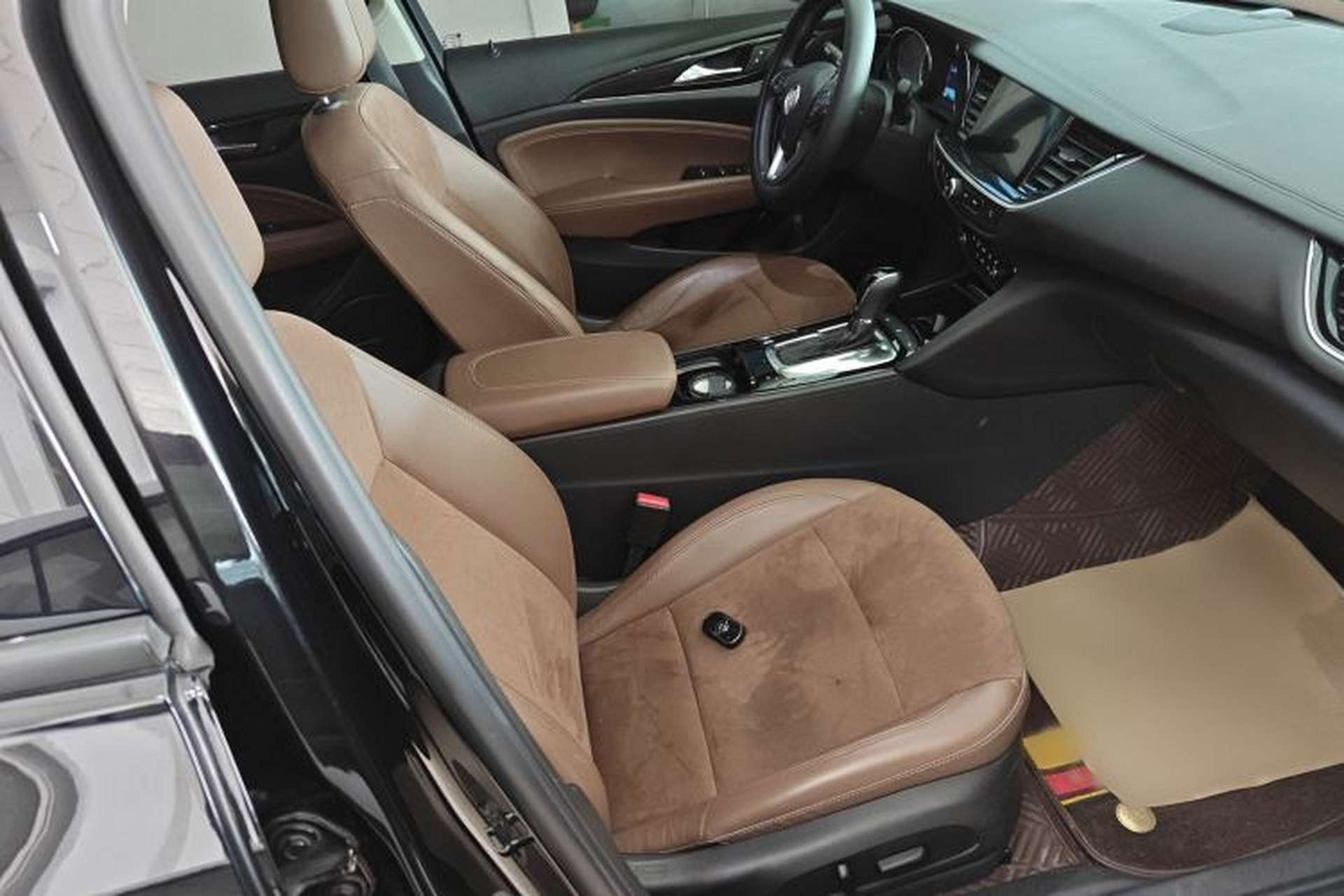 Used Buick Regal 2019 20T Elite Version China VI Standard Interior 8