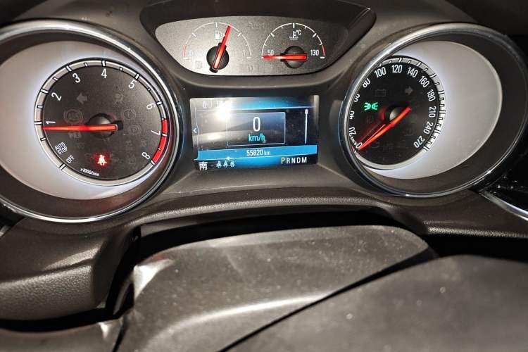 Used Buick Regal 2019 20T Elite Version China VI Standard Odometer Close Up