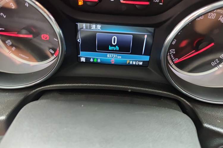 Used Buick Regal 2019 20T Elite Version China VI Standard Odometer Close Up