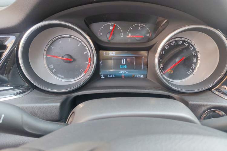 Used Buick Regal 2019 20T Elite Version China VI Standard Odometer Close Up
