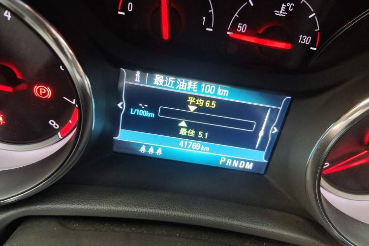 Used Buick Regal 2019 20T Elite Version China VI Standard Odometer Close Up