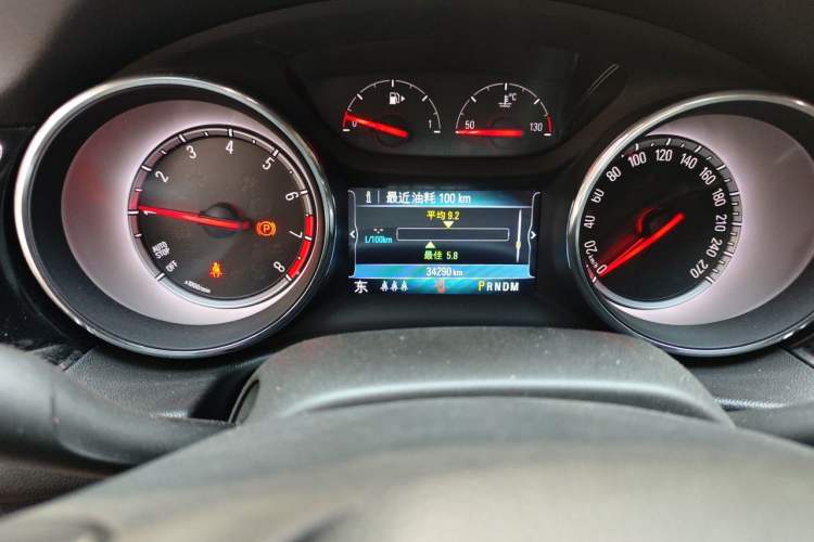 Used Buick Regal 2019 20T Elite Version China VI Standard Odometer Close Up