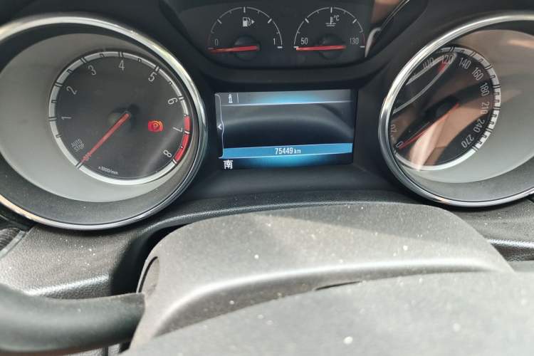 Used Buick Regal 2019 20T Elite Version China VI Standard Odometer Close Up