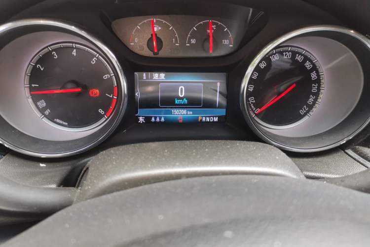 Used Buick Regal 2019 20T Elite Version China VI Standard Odometer Close Up
