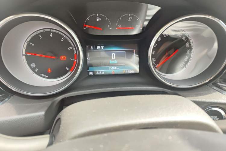 Used Buick Regal 2019 20T Luxury Model China VI Standard Odometer Close Up