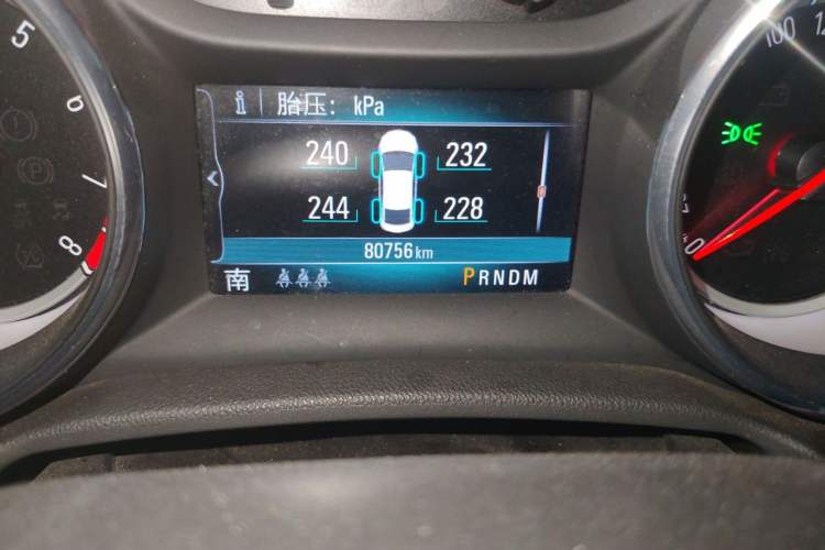 Used Buick Regal 2019 20T Elite Version China VI Standard Odometer Close Up