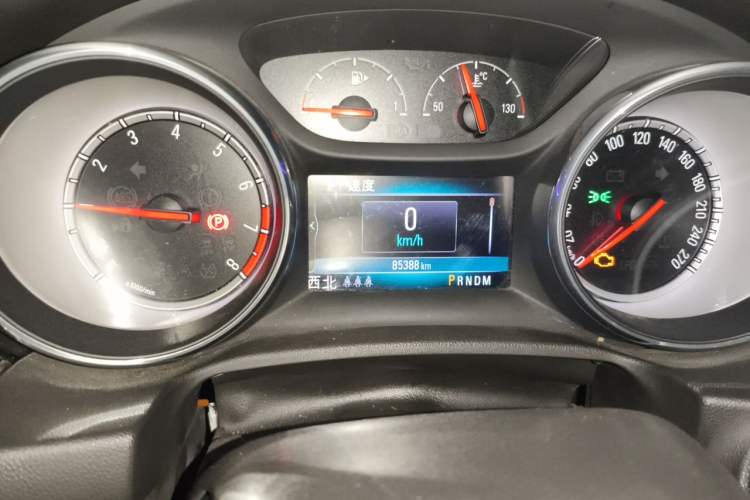 Used Buick Regal 2019 20T Elite Version China VI Standard Odometer Close Up