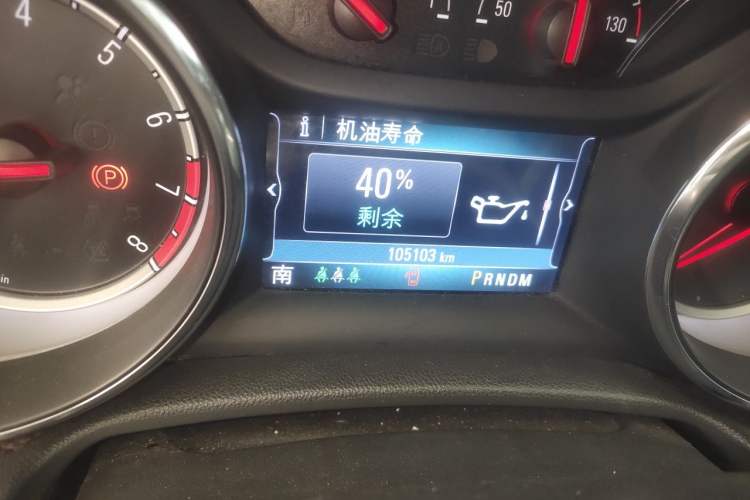 Used Buick Regal 2019 20T Luxury Model China VI Standard Odometer Close Up