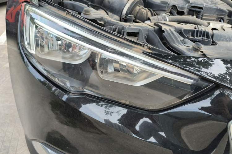 Used Buick Regal 2019 20T Elite Version China VI Standard Right Front Headlight