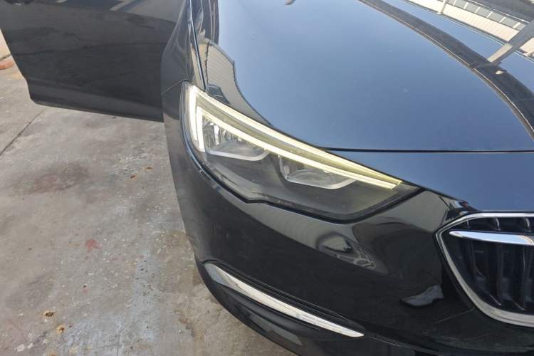 Used Buick Regal 2019 20T Elite Version China VI Standard Right Front Headlight
