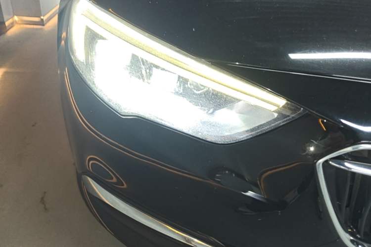 Used Buick Regal 2019 20T Elite Version China V Standard Right Front Headlight