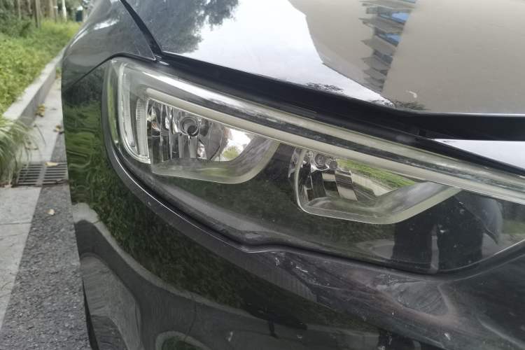 Used Buick Regal 2019 20T Elite Version China VI Standard Right Front Headlight