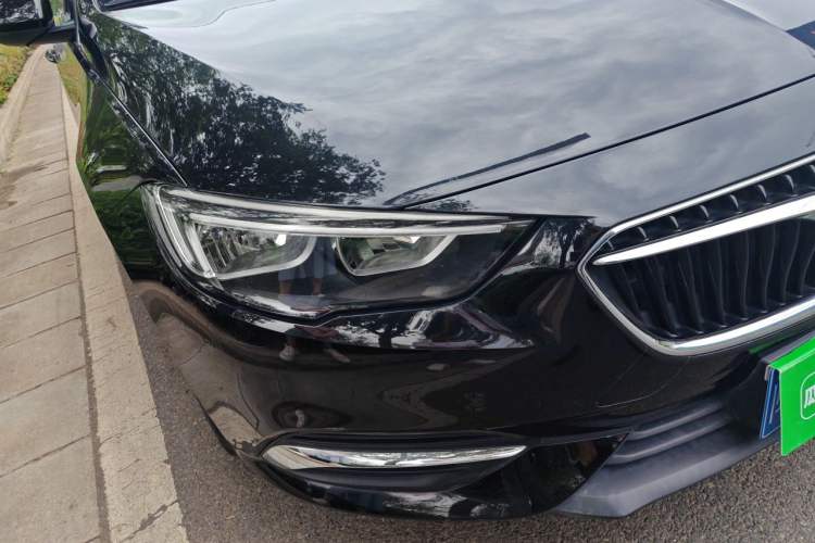 Used Buick Regal 2019 20T Elite Version China VI Standard Right Front Headlight