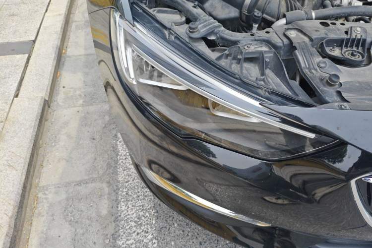 Used Buick Regal 2019 20T Elite Version China VI Standard Right Front Headlight