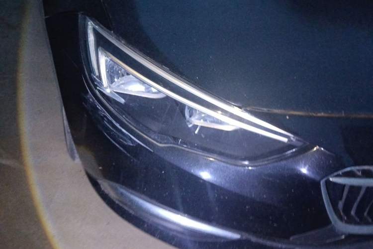 Used Buick Regal 2019 20T Elite Version China VI Standard Right Front Headlight