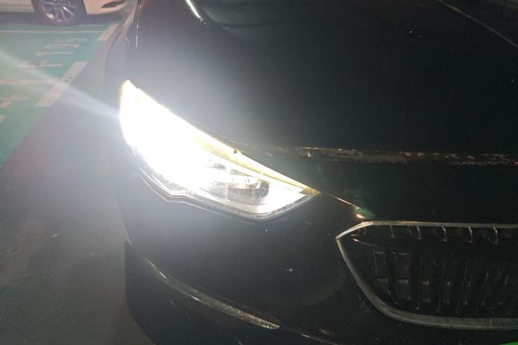 Used Buick Regal 2019 20T Luxury Model China VI Standard Right Front Headlight
