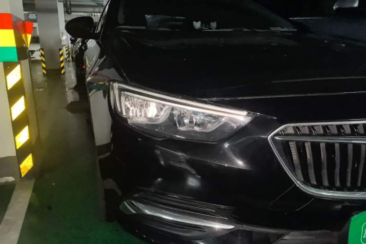 Used Buick Regal 2019 20T Elite Version China VI Standard Right Front Headlight