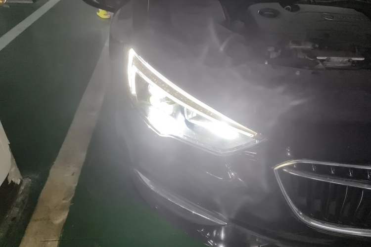 Used Buick Regal 2019 20T Elite Version China VI Standard Right Front Headlight