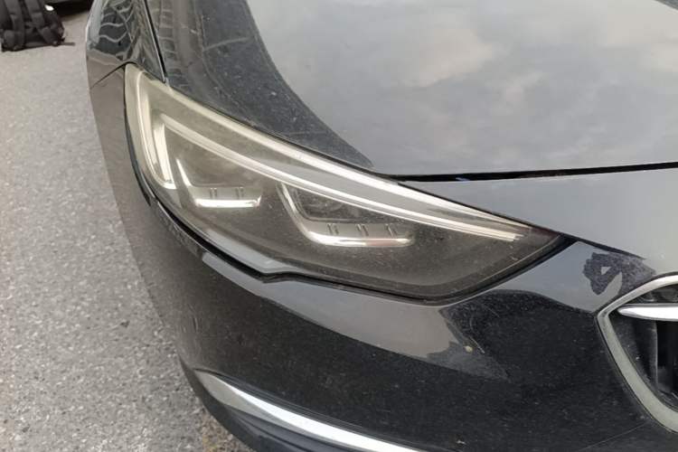 Used Buick Regal 2019 20T Elite Version China V Standard Right Front Headlight