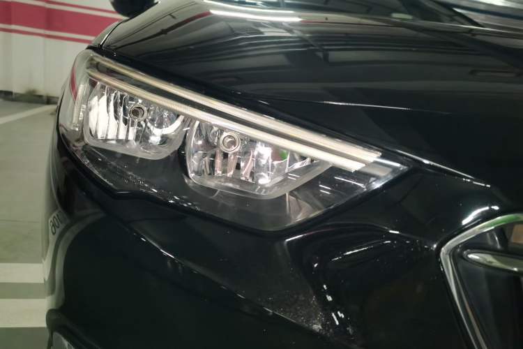 Used Buick Regal 2019 20T Elite Version China VI Standard Right Front Headlight
