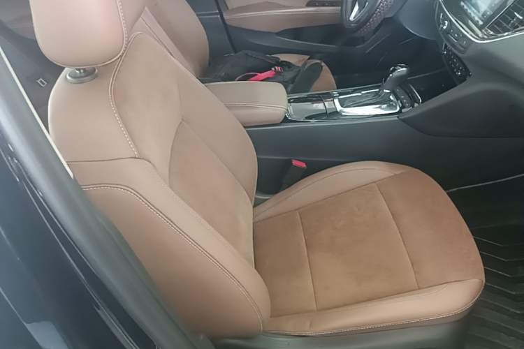 Used Buick Regal 2019 Revised 20T Luxury Version China VI Standard Right Front Seat