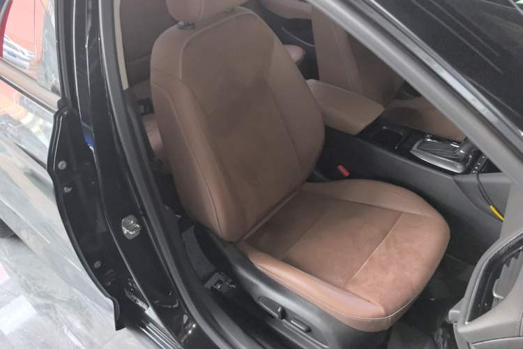 Used Buick Regal 2019 Revised 20T Luxury Version China VI Standard Right Front Seat