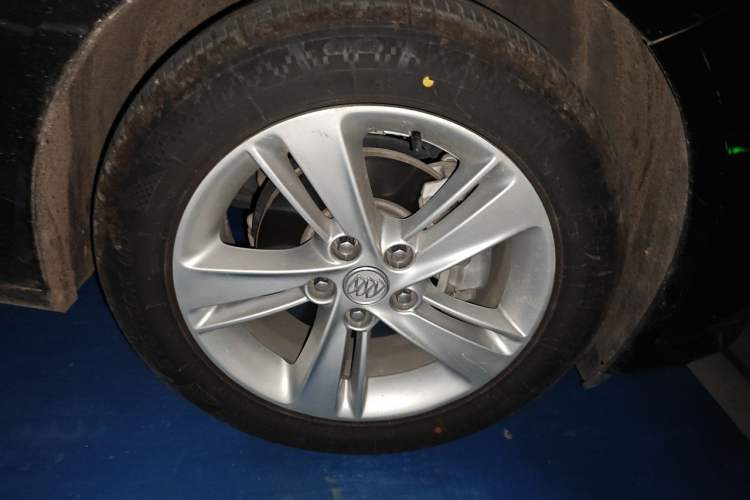 Used Buick Regal 2019 20T Elite Version China VI Standard Right Front Wheel Hub