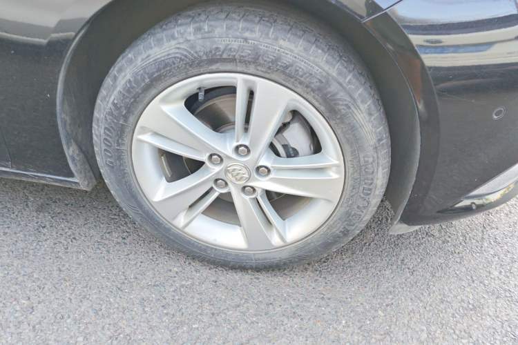 Used Buick Regal 2019 20T Luxury Model China VI Standard Right Front Wheel Hub