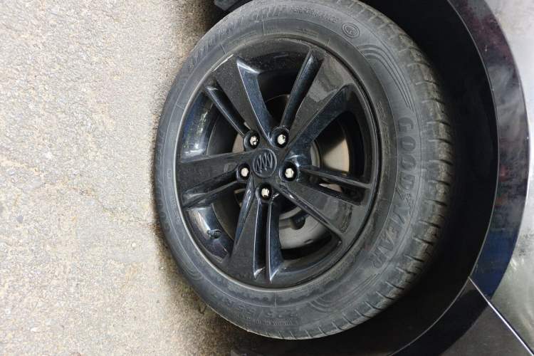 Used Buick Regal 2019 20T Elite Version China VI Standard Right Front Wheel Hub