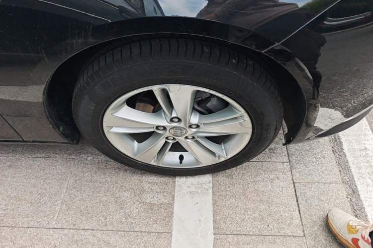 Used Buick Regal 2019 20T Elite Version China VI Standard Right Front Wheel Hub