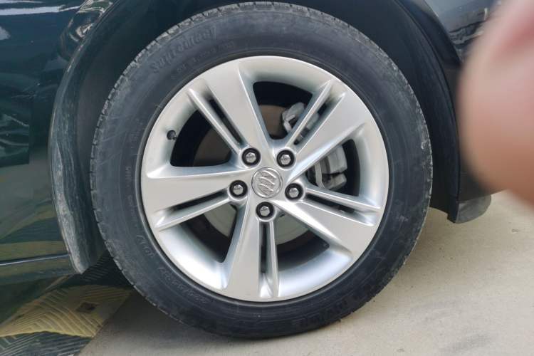 Used Buick Regal 2019 20T Elite Version China VI Standard Right Front Wheel Hub