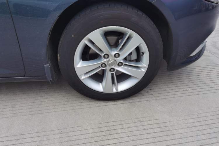 Used Buick Regal 2019 20T Elite Version China VI Standard Right Front Wheel Hub