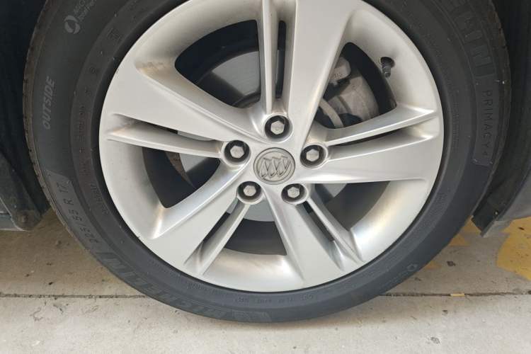 Used Buick Regal 2019 20T Elite Version China VI Standard Right Front Wheel Hub