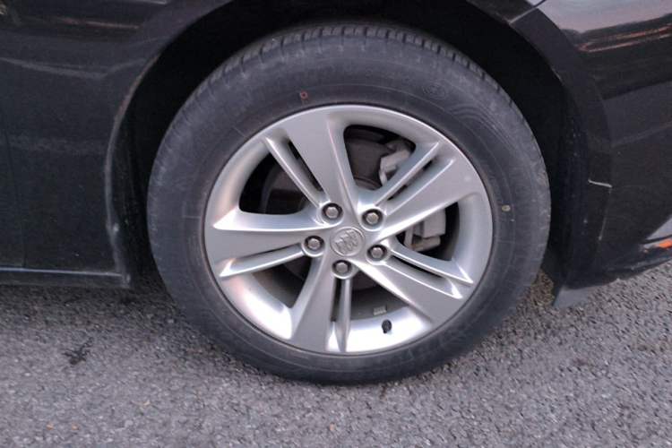Used Buick Regal 2019 20T Elite Version China VI Standard Right Front Wheel Hub