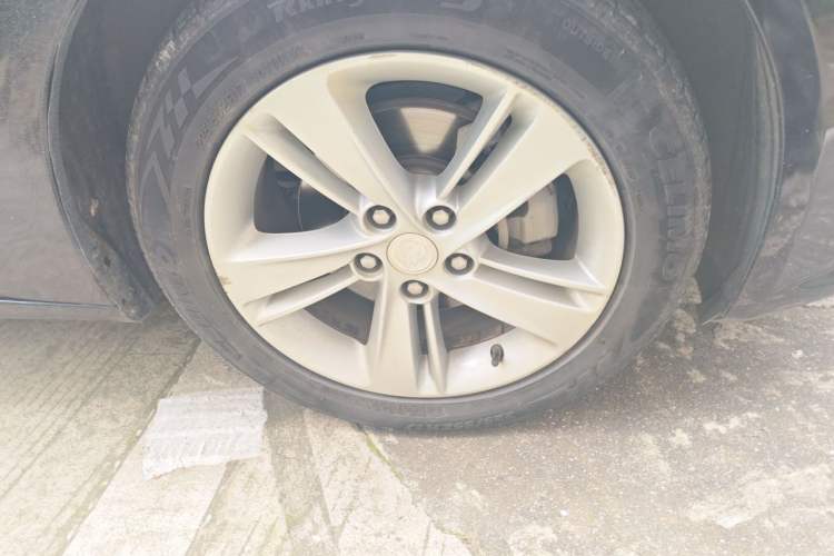 Used Buick Regal 2019 Revised 20T Luxury Version China VI Standard Right Front Wheel Hub