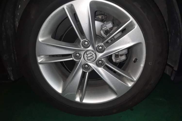 Used Buick Regal 2019 20T Elite Version China VI Standard Right Front Wheel Hub