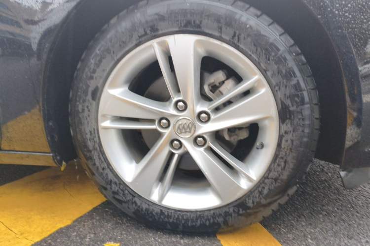 Used Buick Regal 2019 20T Elite Version China VI Standard Right Front Wheel Hub