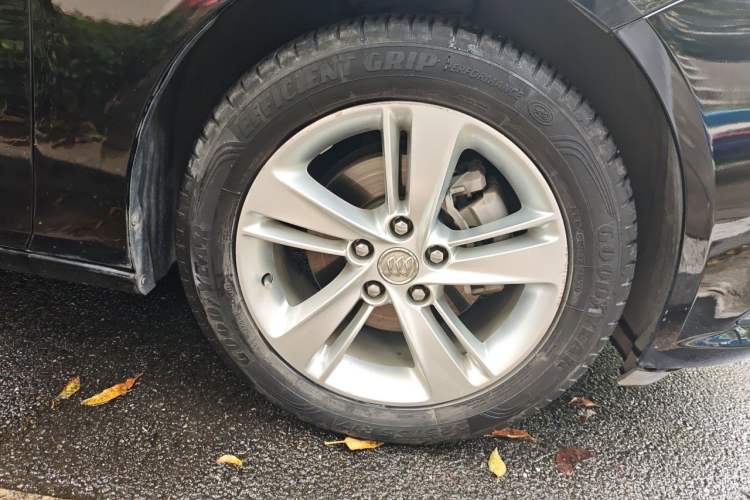 Used Buick Regal 2019 20T Elite Version China VI Standard Right Front Wheel Hub
