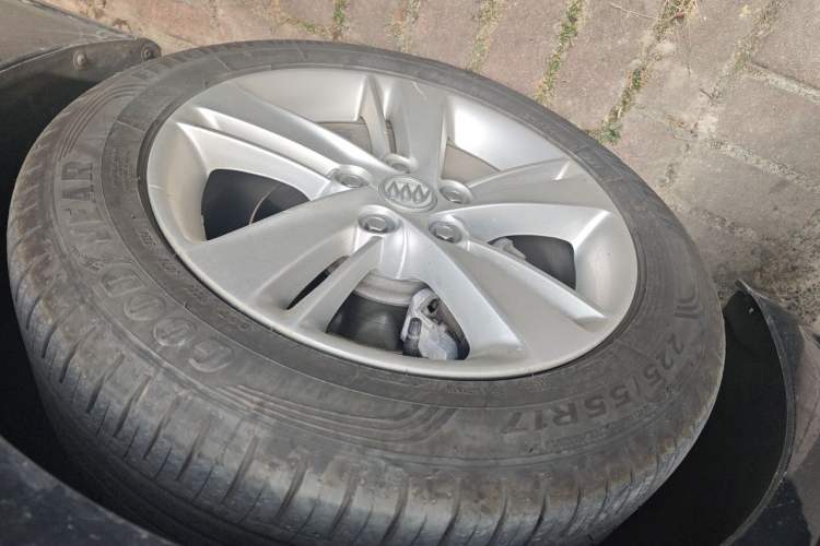 Used Buick Regal 2019 20T Elite Version China VI Standard Right Front Wheel Hub