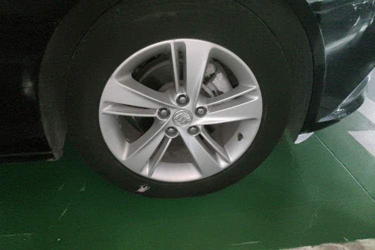 Used Buick Regal 2019 20T Elite Version China VI Standard Right Front Wheel Hub