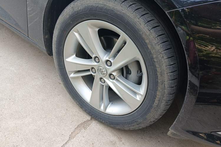 Used Buick Regal 2019 20T Elite Version China VI Standard Right Front Wheel Hub