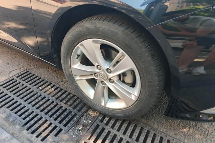 Used Buick Regal 2019 20T Elite Version China VI Standard Right Front Wheel Hub