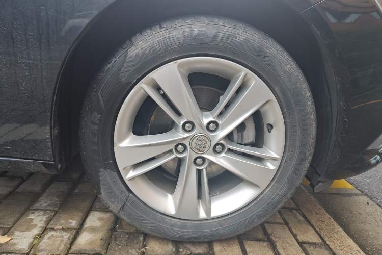 Used Buick Regal 2019 20T Elite Version China VI Standard Right Front Wheel Hub
